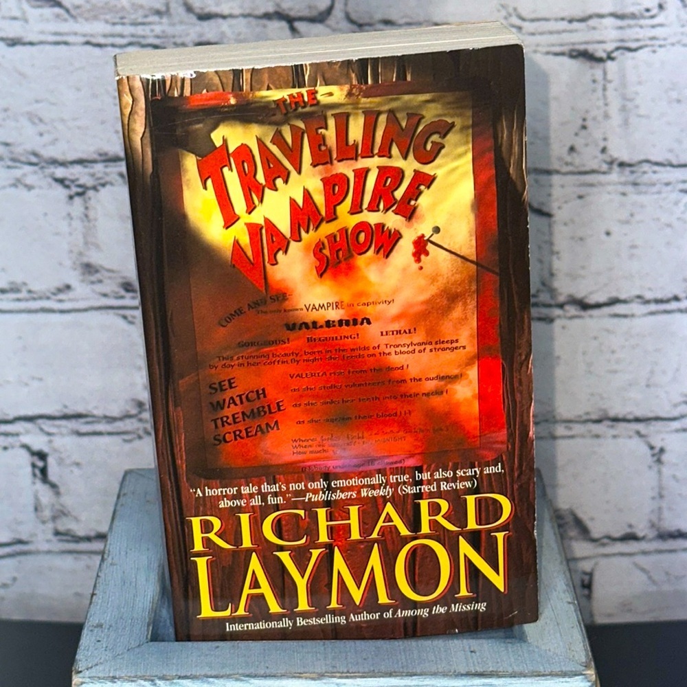 Book | The Traveling Vampire Show by Richard Laymon Bestselling Author